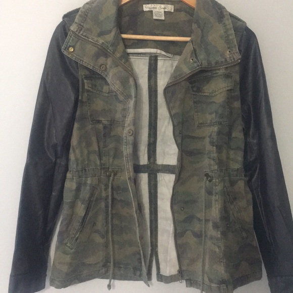 Sans Souci Camo Utility Jacket - Picture 4 of 7